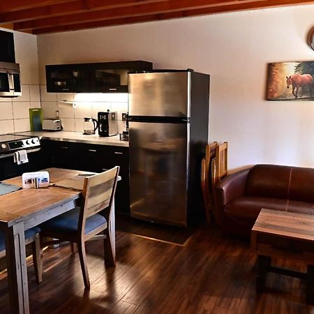 Red Cariboo Apartments Anahim Lake Экстерьер фото