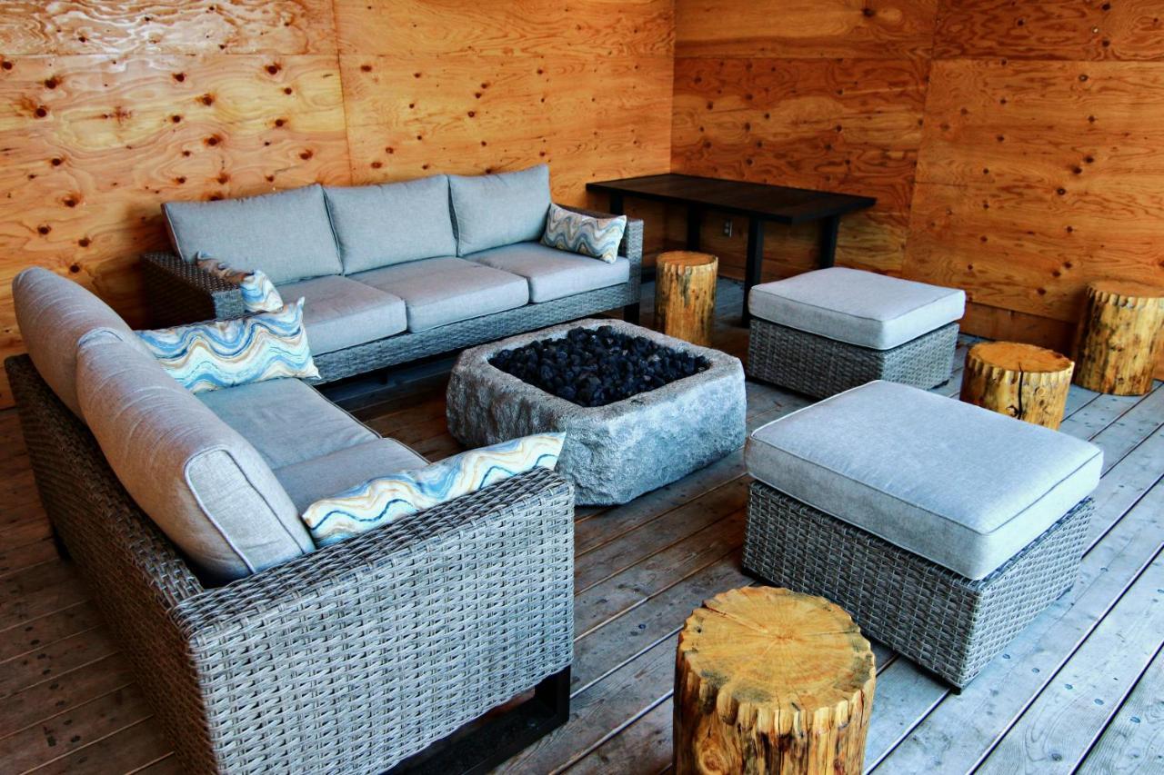 Red Cariboo Apartments Anahim Lake Экстерьер фото